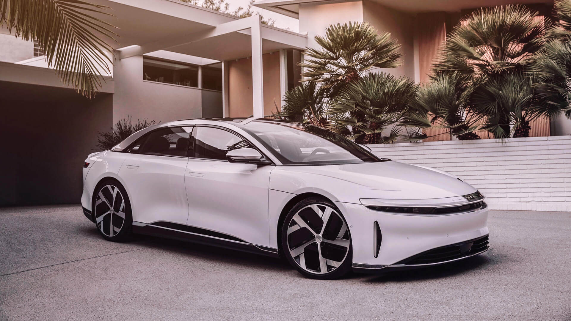 Бешеные 1111 сил люкса: Lucid Air