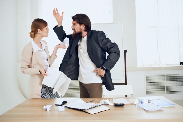 Домогательства на рабочем месте – как распознать и что делать?