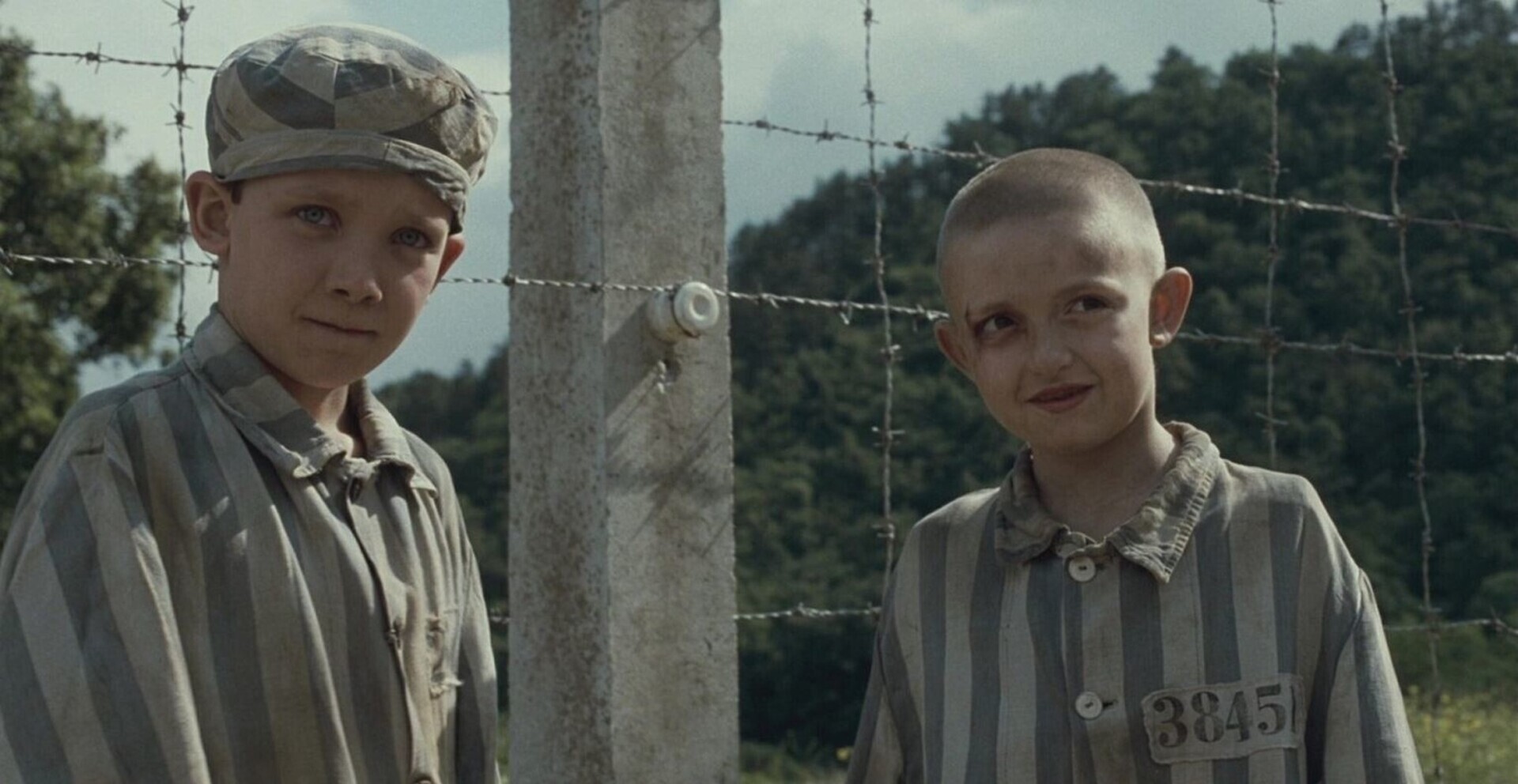 "Мальчик в полосатой пижаме": глубокий образ войны и трагической судьбы"