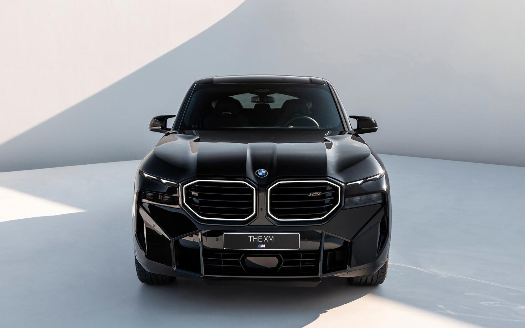 BMW XM: обзор автомобиля 2023 года. Модели, технические данные