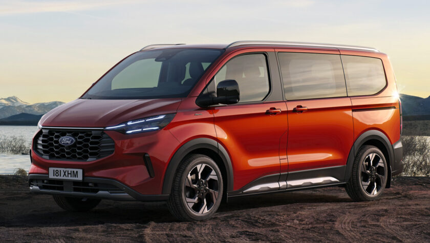 Совершенно новый Ford Tourneo Custom 2023: новое поколение микроавтобуса для современной семьи. Полный обзор нового авто.