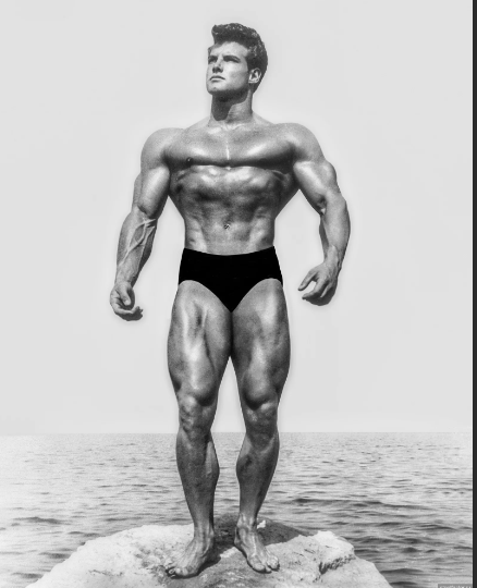 Стив Ривз был известен своим скульптурным телом, которое было признано знаменитым скульптором как «мечта Микеланджело».