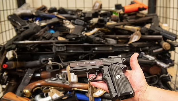 Эпидемия преступлений с применением огнестрельного оружия Великобритании: Преступления с применением огнестрельного оружия в Лондоне выросли на 2500%