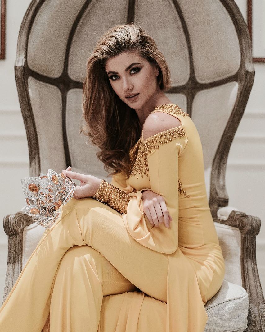 Констанца Баэс (красивые девушки и женщины)