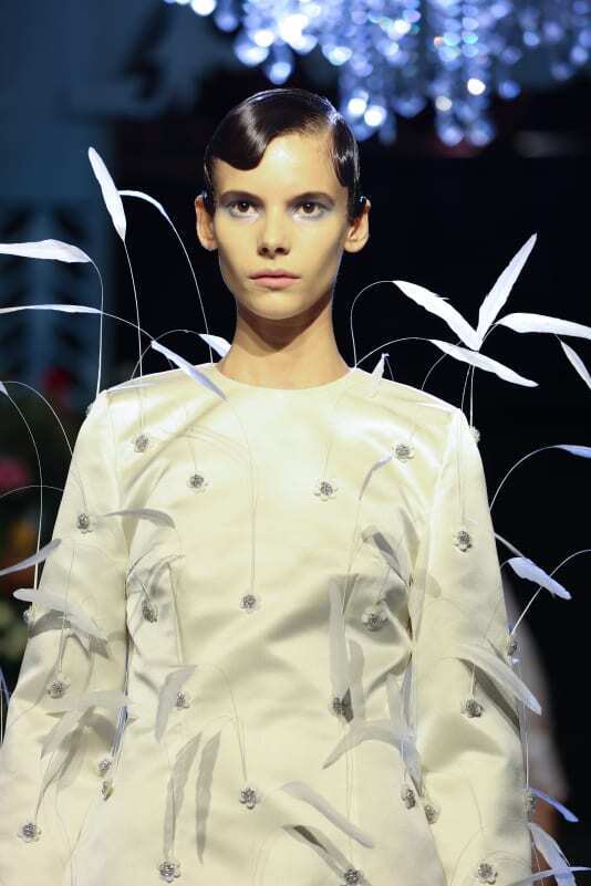 Яркие моменты Недели моды в Лондоне: шишки, надувные штаны и театральные представления