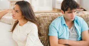 Откуда берутся проблемы с доверием в отношениях. И как его вернуть.