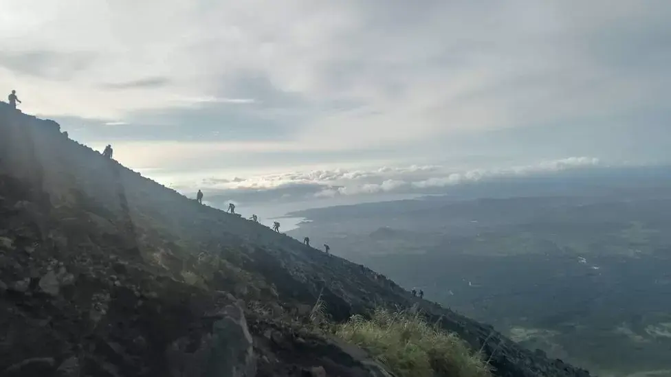 Обнаружены тела погибших в результате крушения самолета на вулкане на Филиппинах