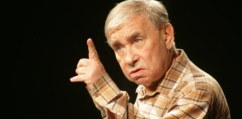 Несколько слов о наших любимых актёрах. ( не лестных )