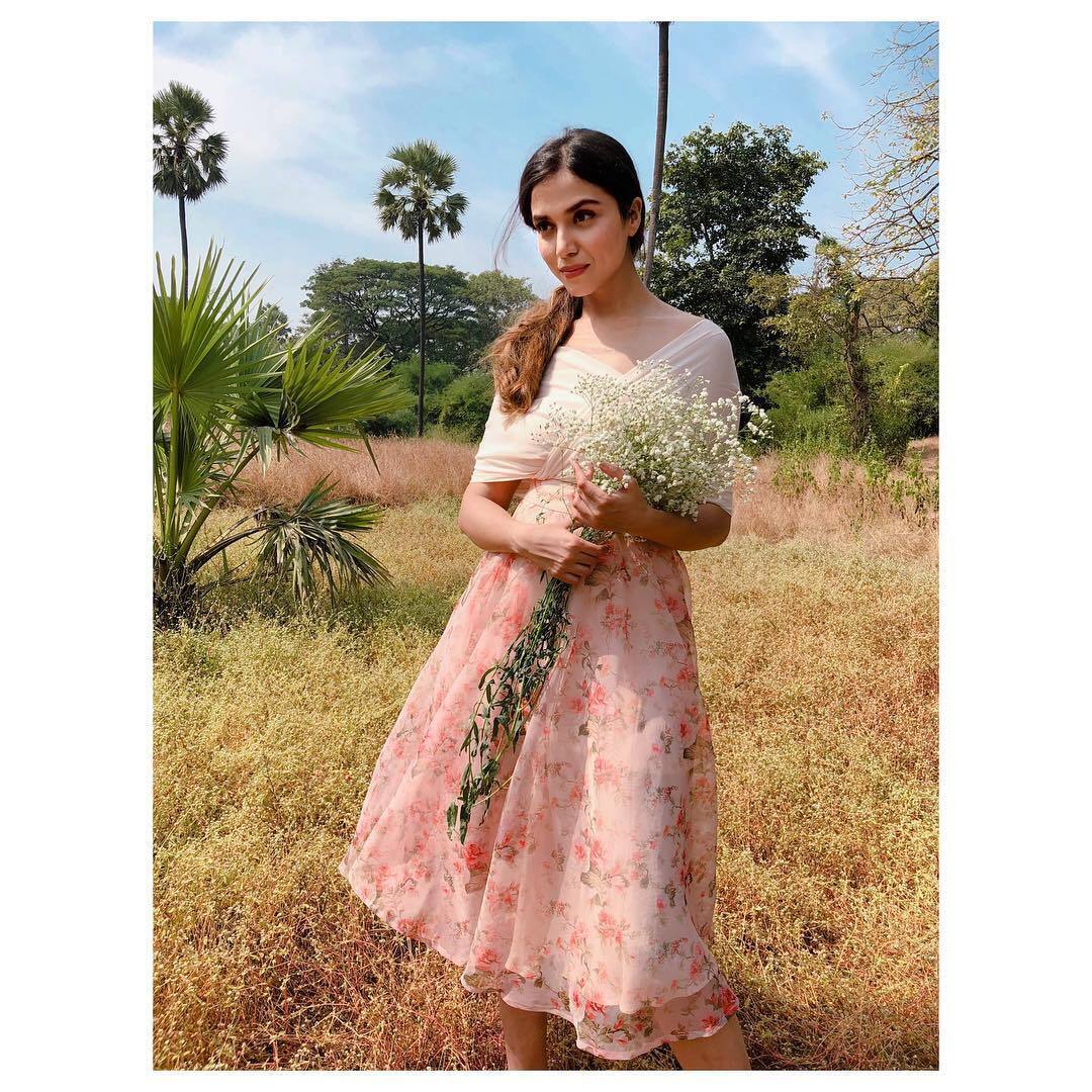 Манаси Могэ (красивые девушки и женщины)