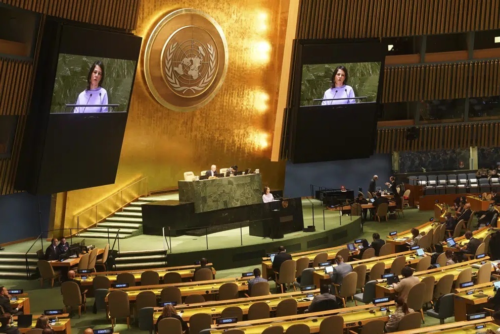 ООН одобрила резолюцию, которая призывает Россию покинуть Украину