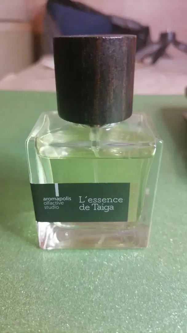 Больше двух лет ношу именно этот парфюм от компании Siberian Wellness.