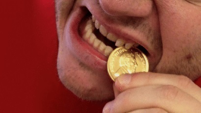 Почему золото пробуют на зуб?