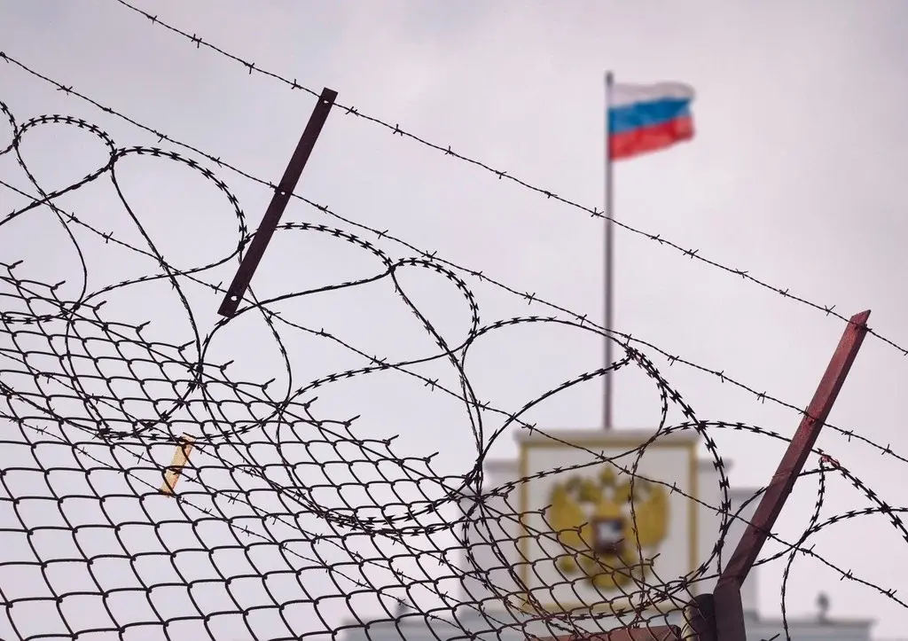 Год обстрела санкциями: что стало с экономикой и как будем жить дальше