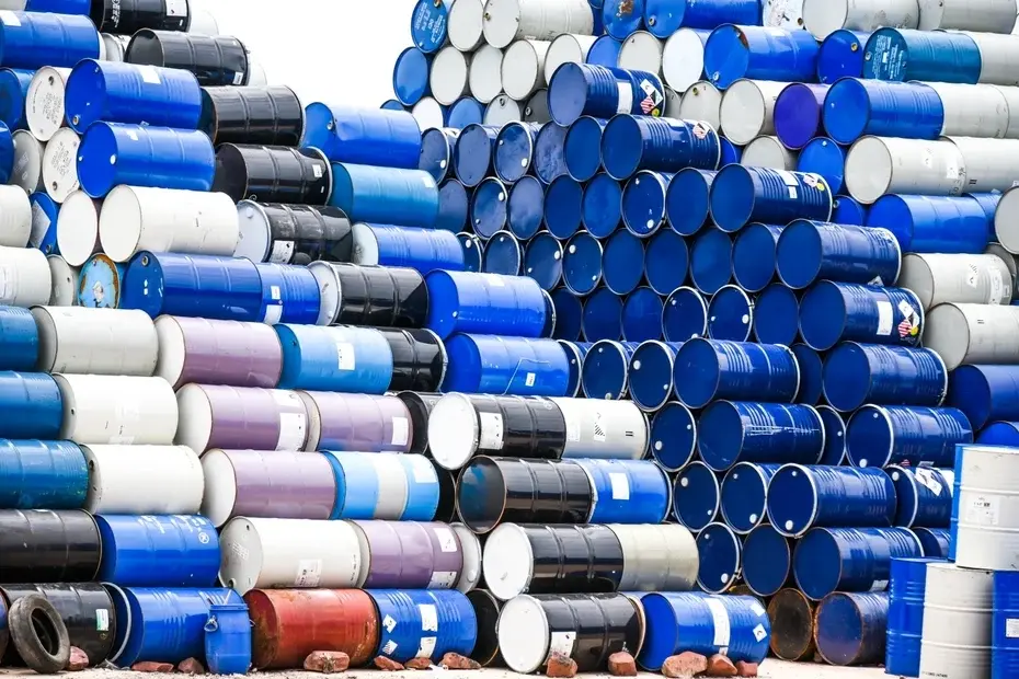 Год обстрела санкциями: что стало с экономикой и как будем жить дальше