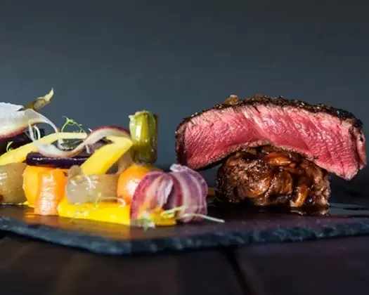 5 уникальных трендов в еде на свадьбе, которые удивят гостей