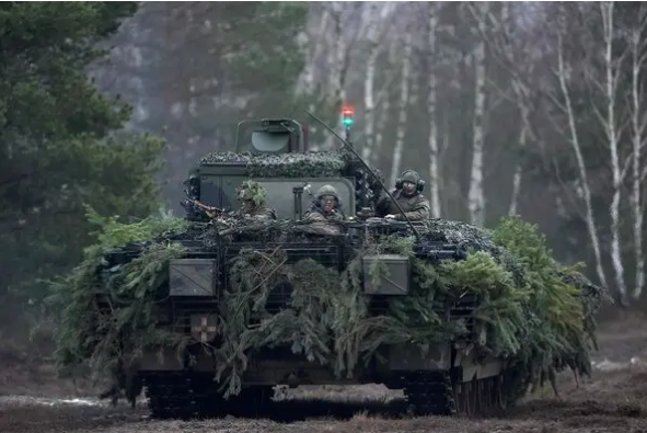 Вот о чем пишет Нью Йорк Таймс Э.Вонг 26.02.2023