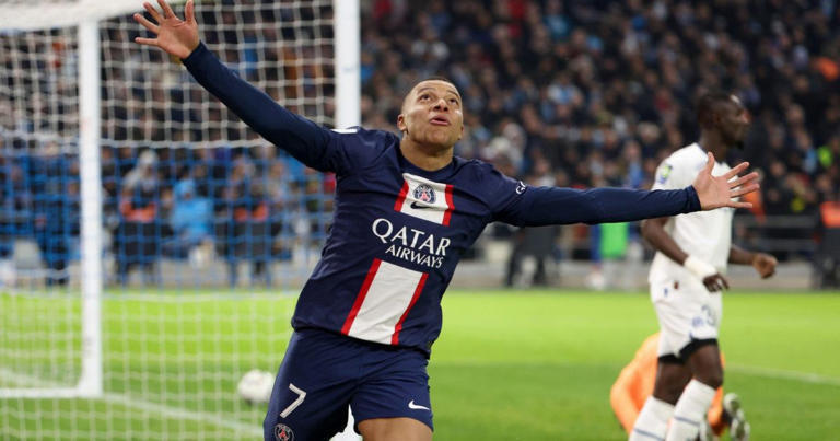 Kylian Mbappe забивает по одному голу каждый час в 2023 году, чтобы приблизиться к Marcus Rashford