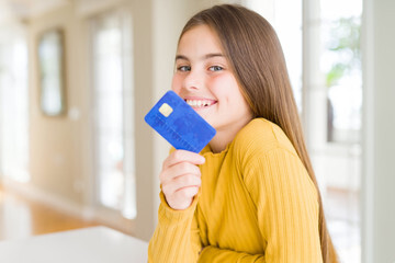 Нужна ли ребенку своя банковская карта?