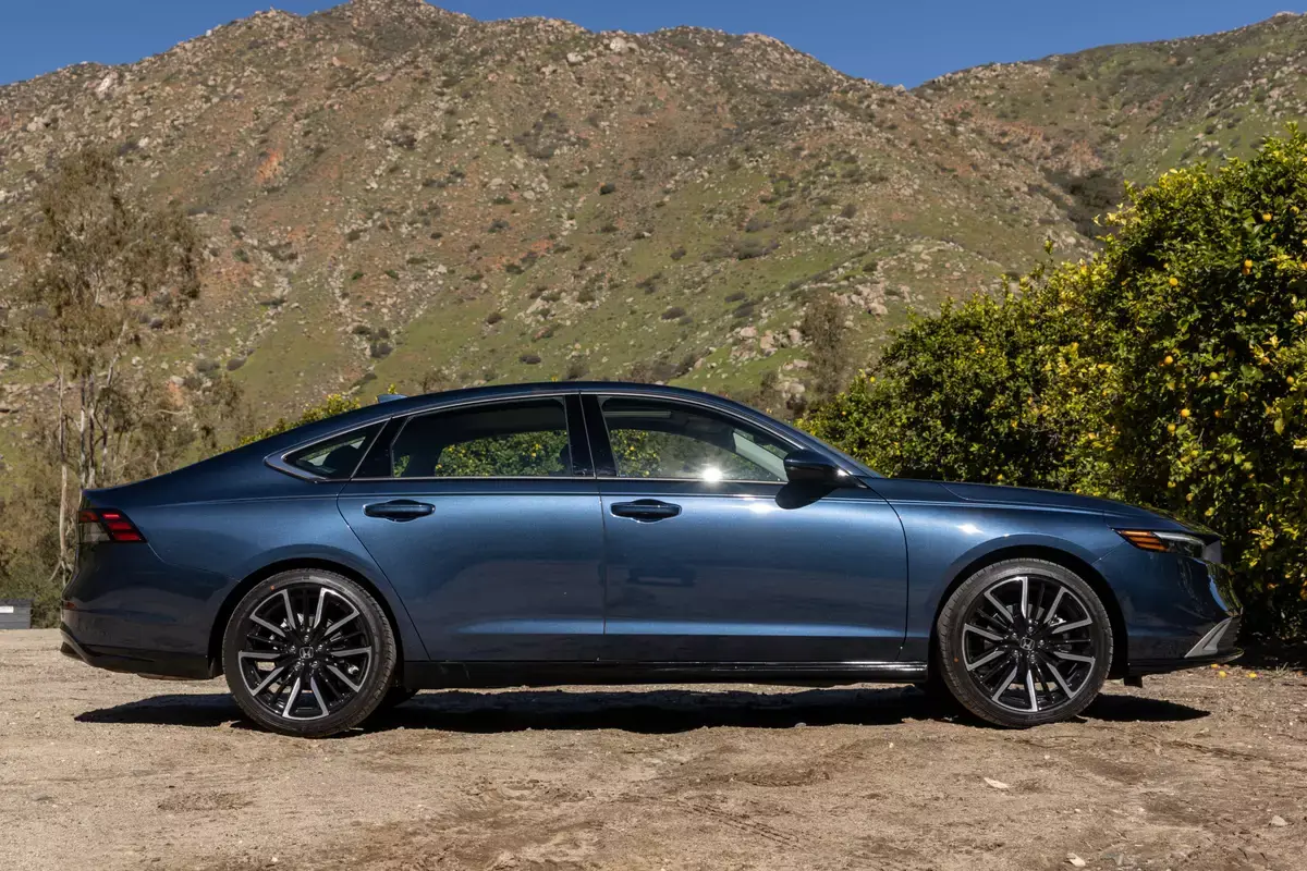 Обзор Honda Accord: Среди лучшего из того, что осталось