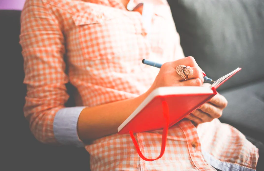 Удивительные преимущества ведения дневника: Как ведение дневника может улучшить ваше психическое здоровье и продуктивность