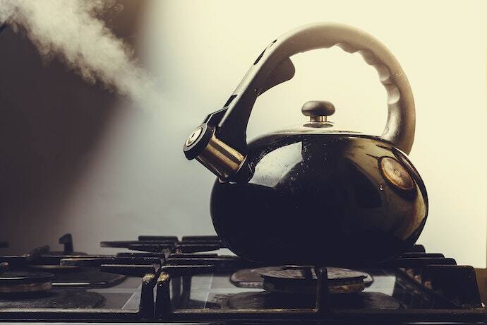 Учёные многократно доказали безопасность кипячёной воды