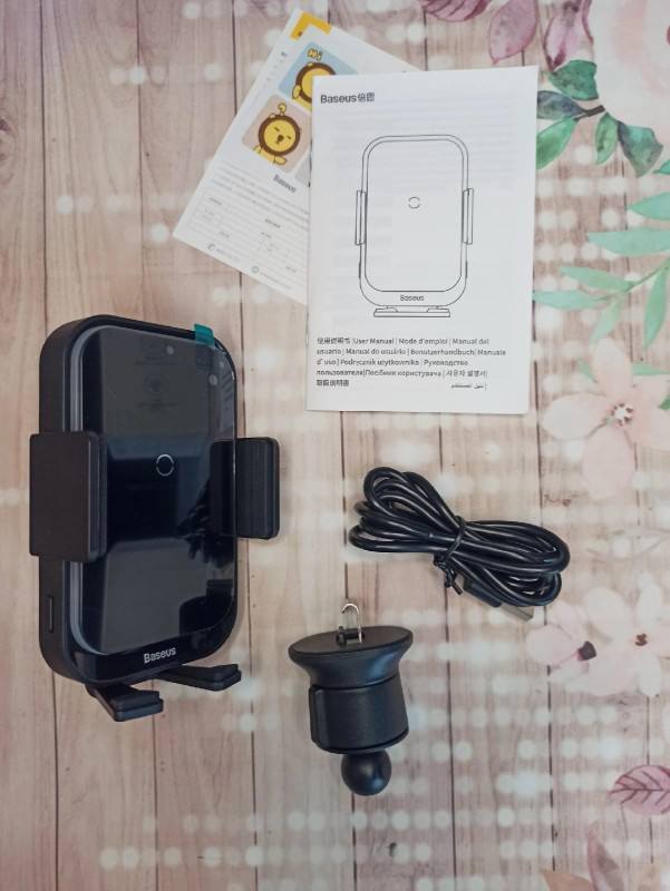 Автомобильный держатель для iPhone с зарядкой и подсветкой