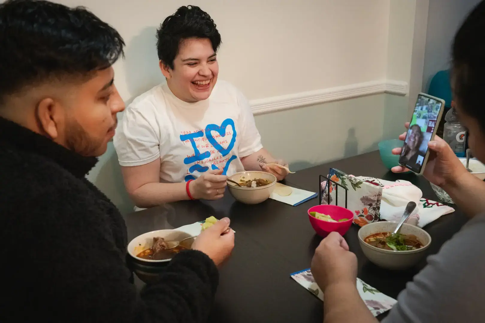 Многие нелегальные иммигранты уезжают после десятилетий в США.