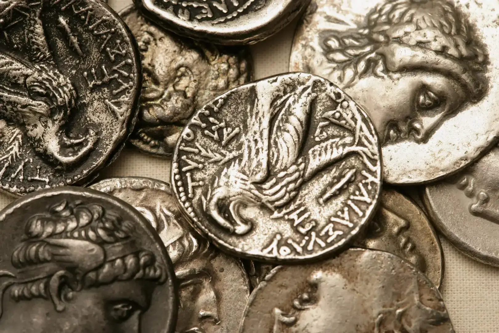 Откуда зародилось такое слово, как "зарплата"? История появления зарплаты.