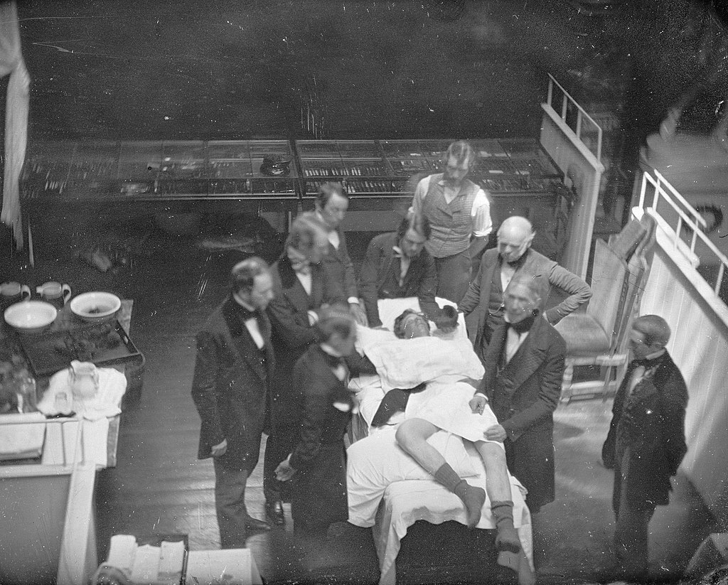 Страшная история анестезии, от корня мандрагоры и удушения, до появления эфира