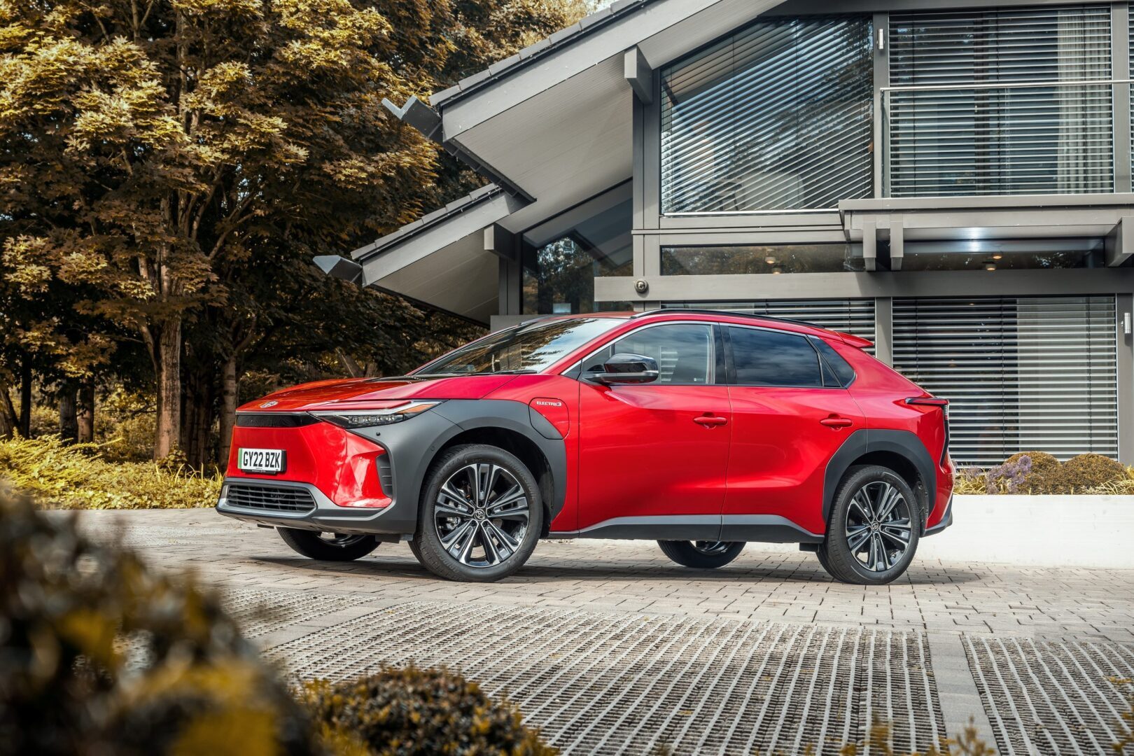 Хорош ли новый EV от Toyota