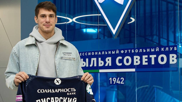 Владимир Писарский: А у футболистов зарплаты то заслужены!