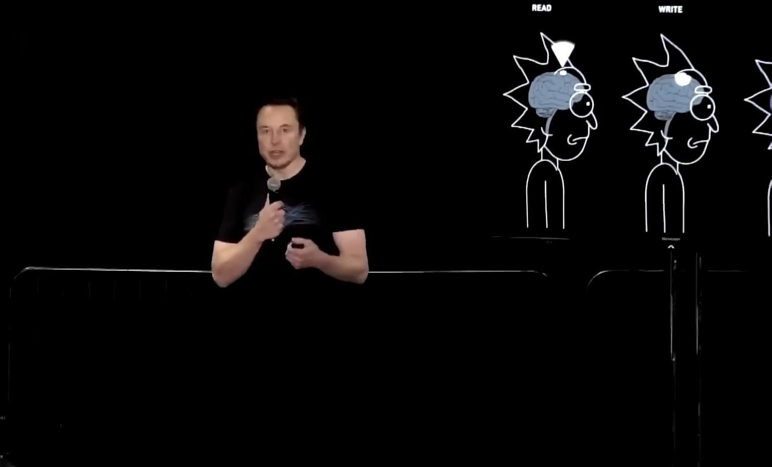 Илон Маск пообещал имплантировать чип в мозг человека