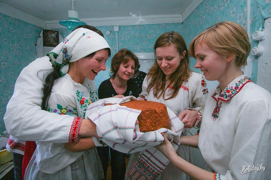 Некоторые странные свадебные обычаи из других, которые все еще сохранились сегодня