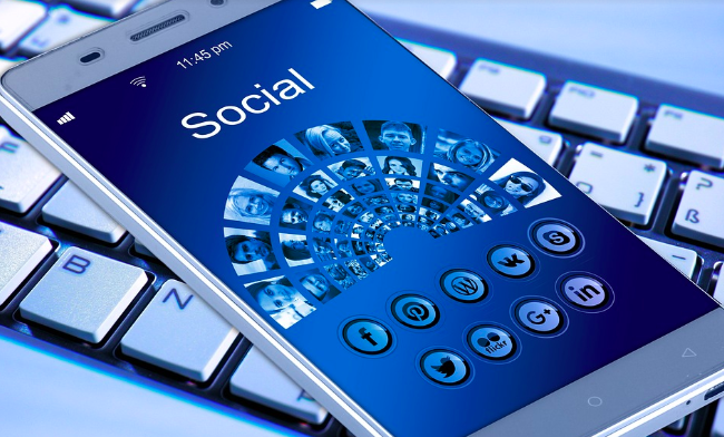 Темная сторона социальных сетей: Устранение последствий для психического здоровья