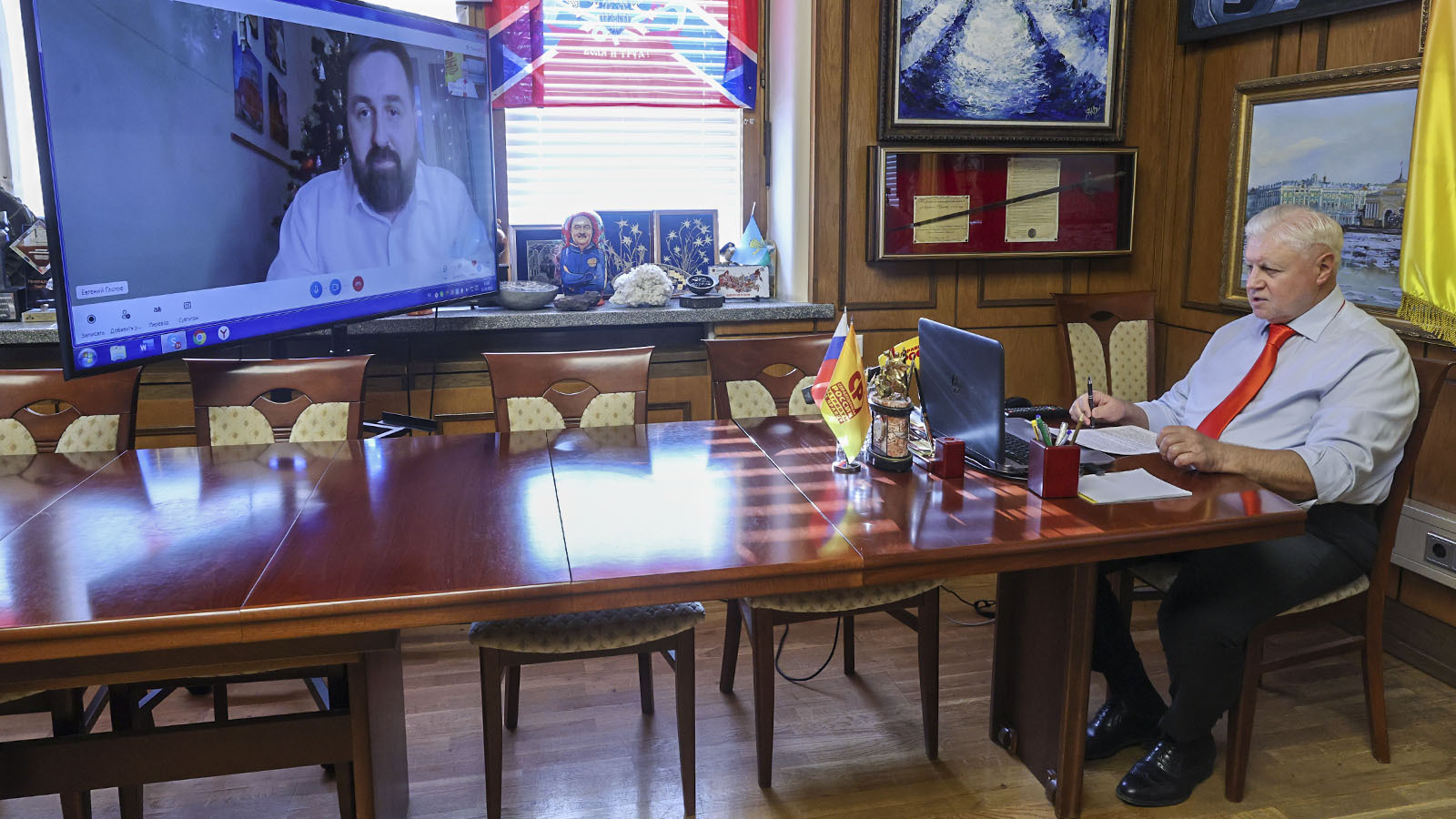 Правительство не ввязывается в борьбу с ограничен цен на товары первой необходимости. С. Миронов привел два примера последних дней...