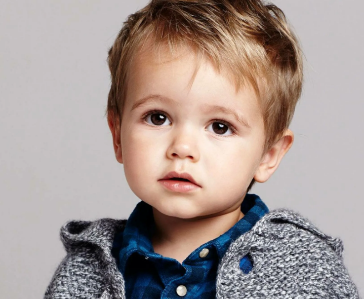 Как мальчик нашел семью.