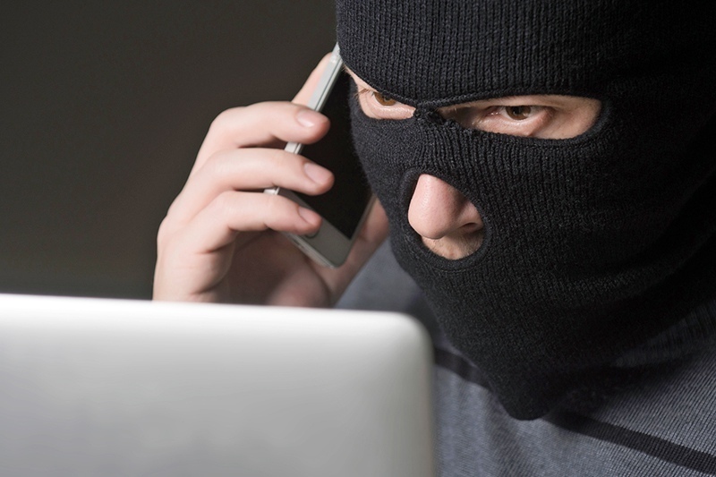 Что такое самозапрет на получение кредита и как он поможет избежать столкновения с мошенниками, которые оформляют на человека кредит без его ведома?