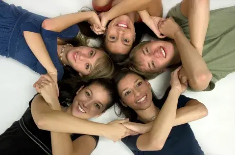 Работа и дружба. Как подпись документа поставленная вами за кого-то, может привести вас на скамью подсудимых. Реальная история из жизни.