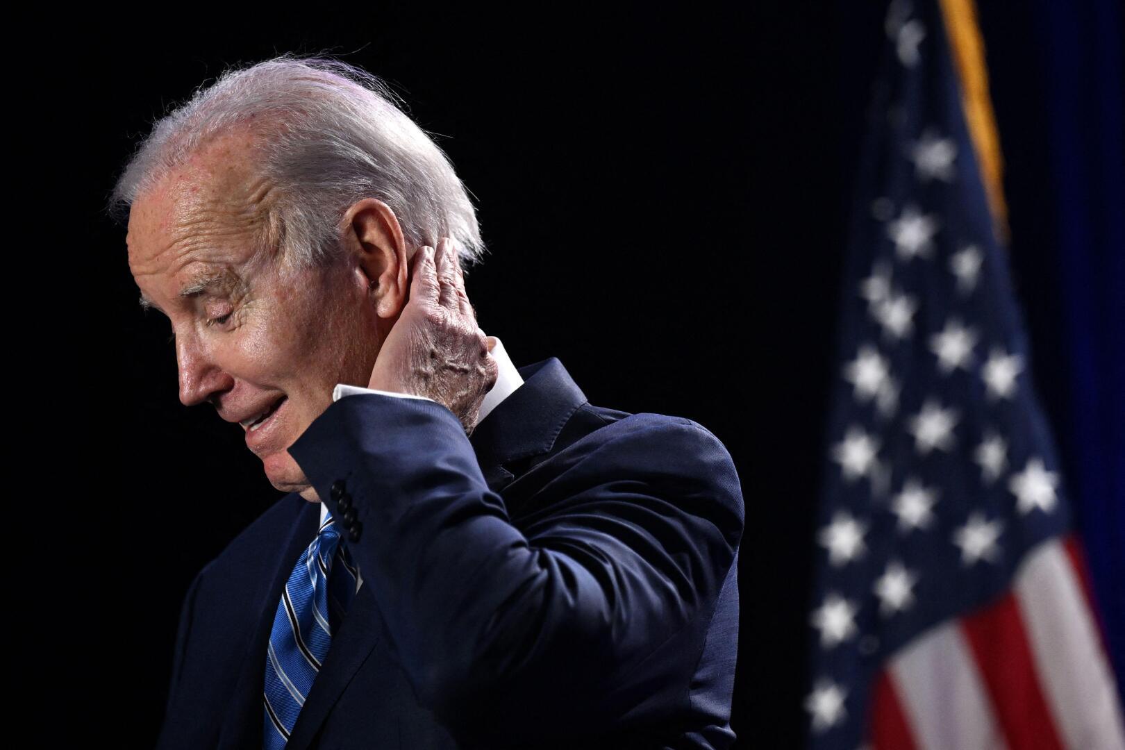 Джо Байден молча ушел от журналистов: феномен "белого шума" или нежелание общаться с СМИ?