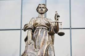 Правосудие абсурда.