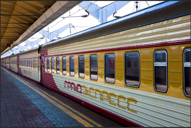 Как выглядит экспресс поезд изнутри с купе люкс вагоном.