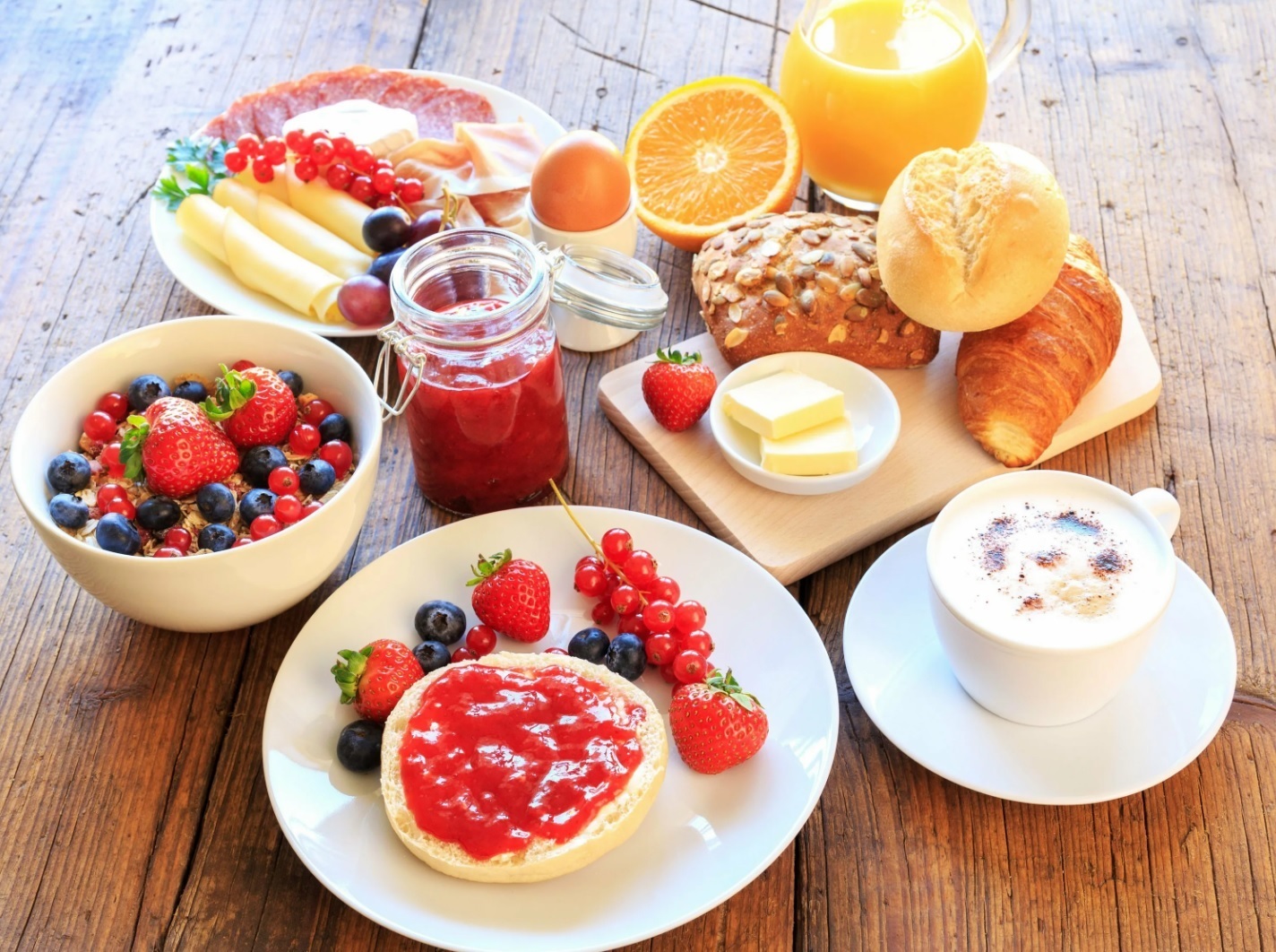 Польза правильного завтрака, время приема и продукты на завтрак. Разберемся в статье.