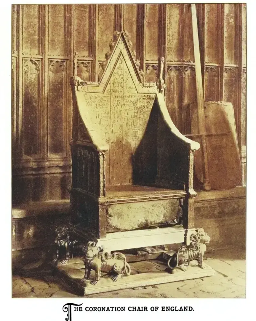 Спорная история коронационного камня