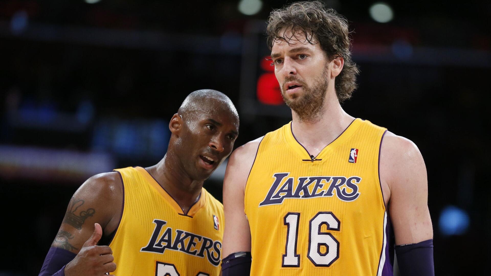НБА. Пау Газоль и Коби Брайант сформировали неразрывную связь на пути к двум титулам подряд.