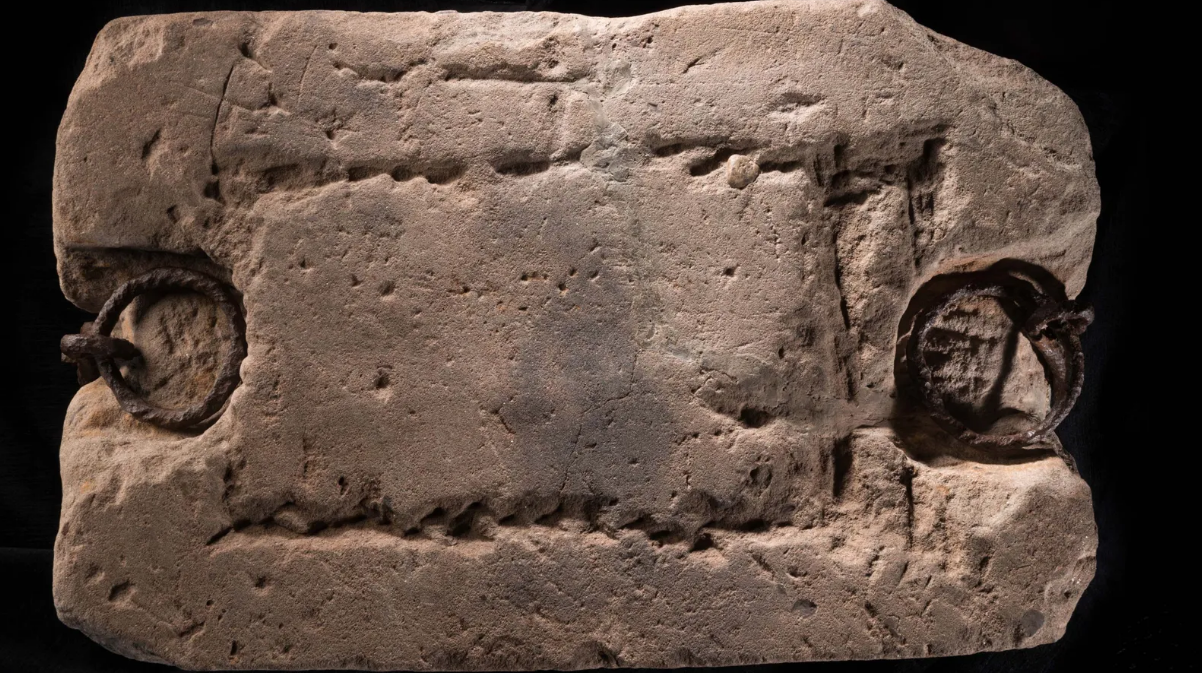 Спорная история коронационного камня