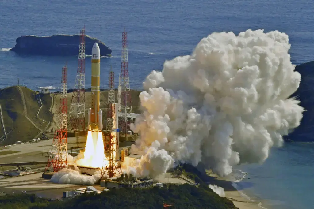 В процессе первого космического испытания новой японской ракеты произошло ее уничтожение