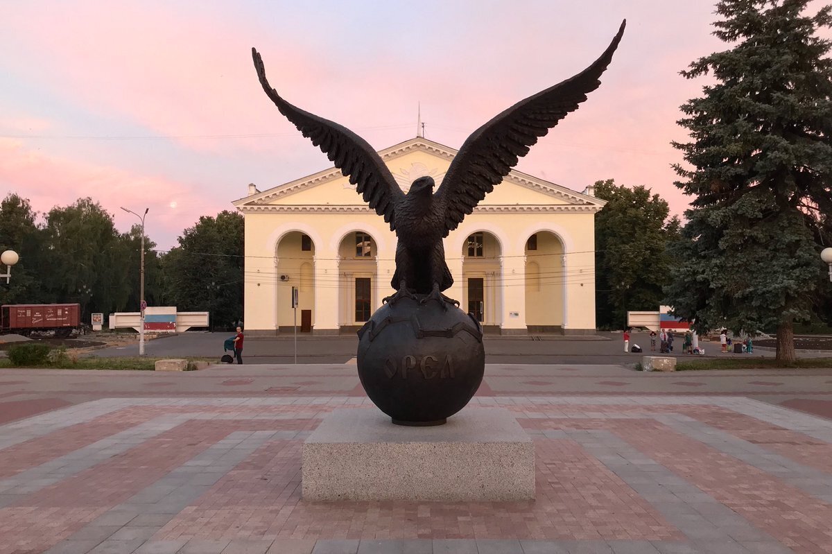 Орел на вокзале в городе орле