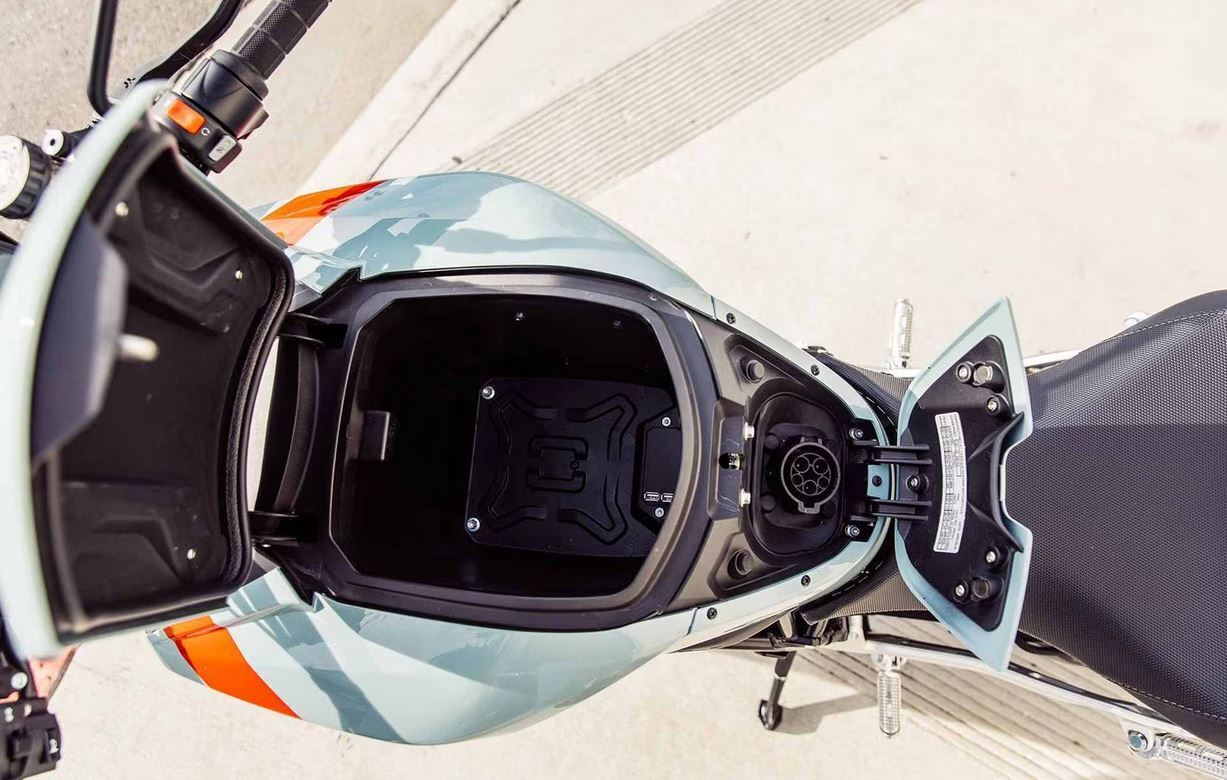 Обзор мотоцикла Zero SR/F Cypher III+ одного из лидеров электрических мотоциклов