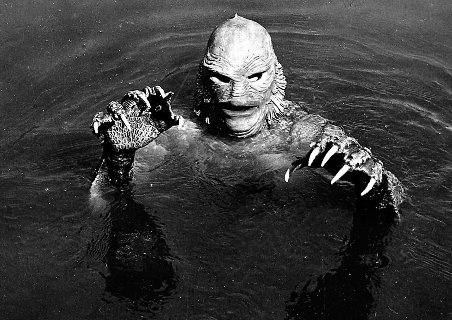 Мистическая история: нечто под водой