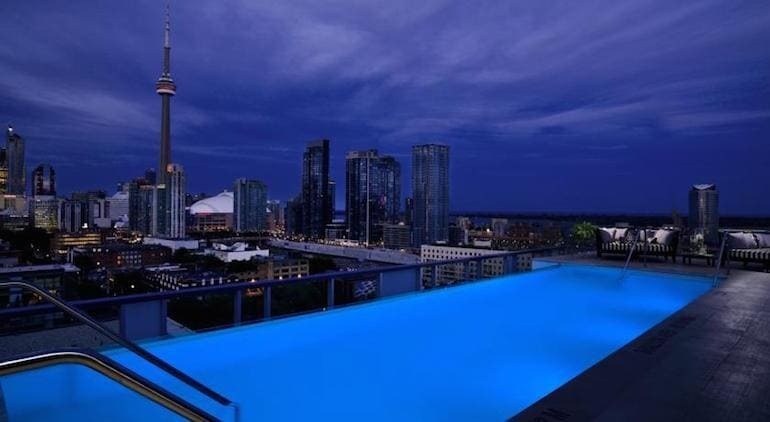 10 самых красивых бассейнов на крыше в мире!